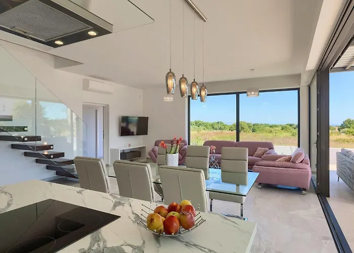 Sunshine Tea Пула